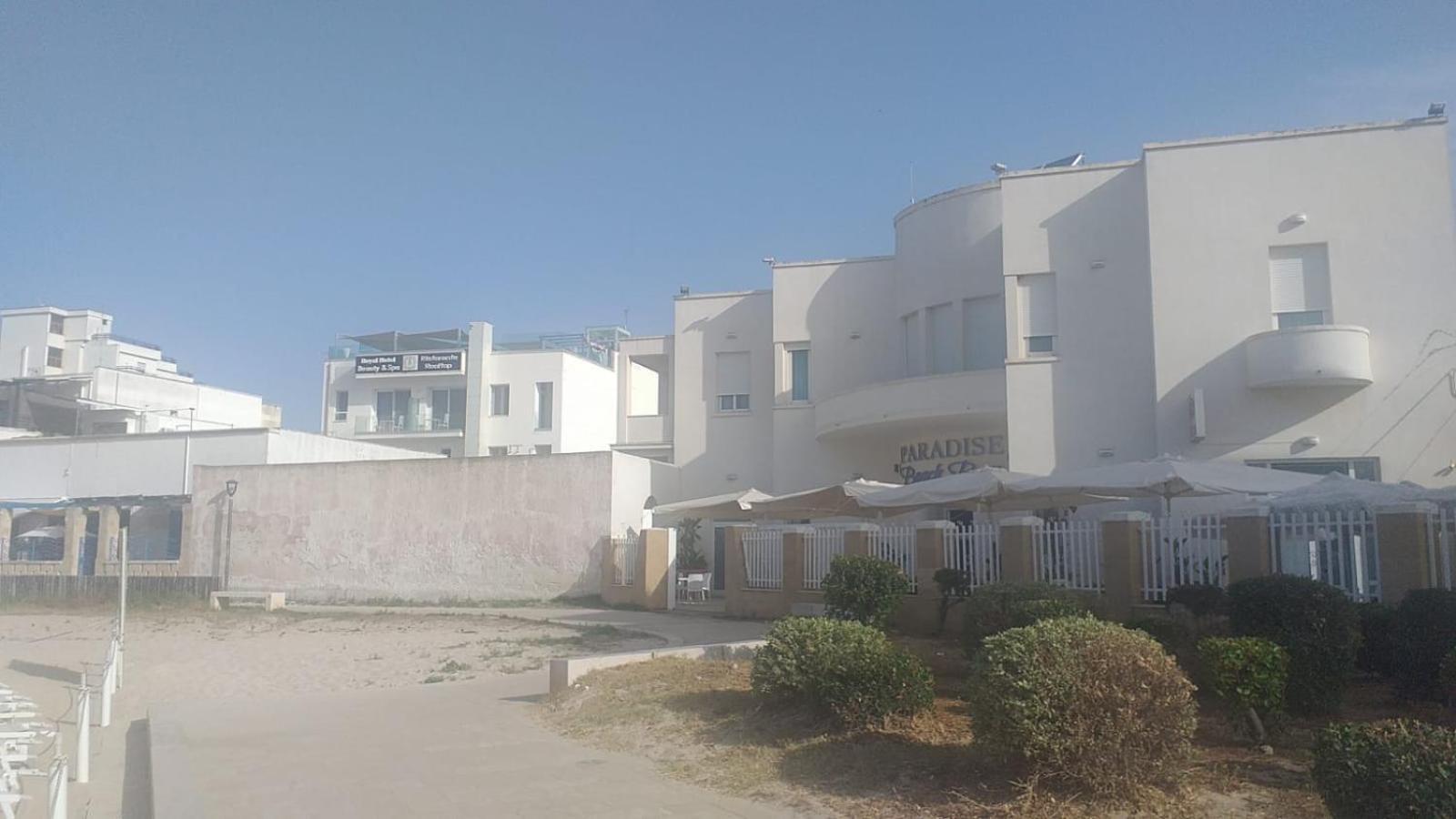 Hotel Paradise 切萨雷奥港 外观 照片